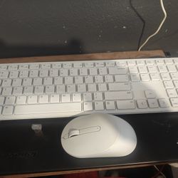 Dell Pro Keyboard and Mouse - KM5221W 
