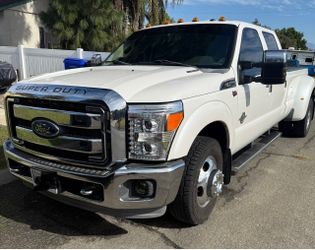 2012 Ford Super Duty Truck lariat dually