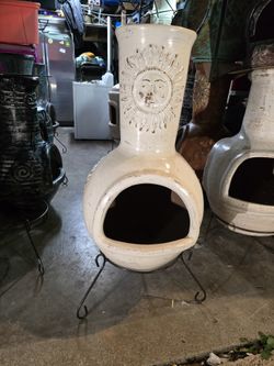 Clay Chimeneas
