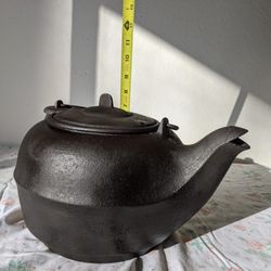 Antique Cast Iron Tea Kettle No 8