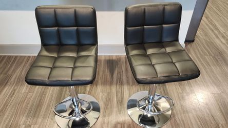 2 Leather barstools