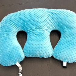 Twin Z Pillow in blue - Perfect condition! 