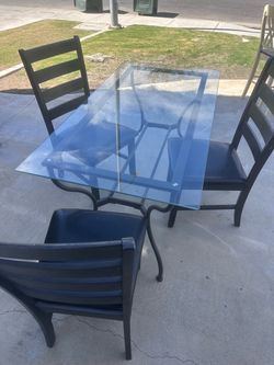 Dinning table with chairs