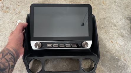 2014–2018 Chevy Silverado / GMC Sierra 10” Touchscreen Radio – CarPlay & Android Auto