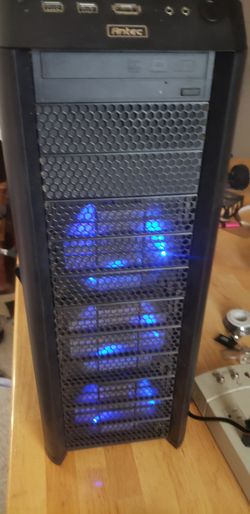 Antec Twelve Hundred retro gaming tower — i7, dual GPU