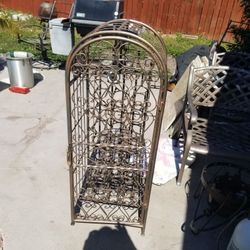 Metal wine rack