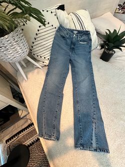 Good American Front Ankle Slit Jean - New Condition