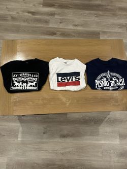 Levi’s T-Shirt Bundle + Bonus Shirt (Size Medium)