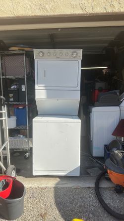 Whirlpool Stacked Washer Dryer Laundry Center – Works Great – Apartment Size