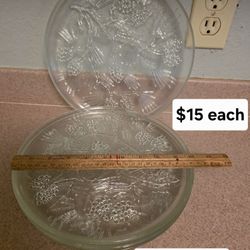 Pinecone Tiara plates 10" diameter 
$15 each
Pick up in Harlingen, I live near Walmart
Antiques, Telephone, Flags & Collectables