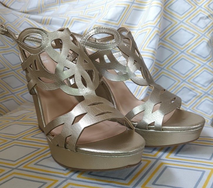 NEW Jasmin, S 9.5M, 5in Wedge