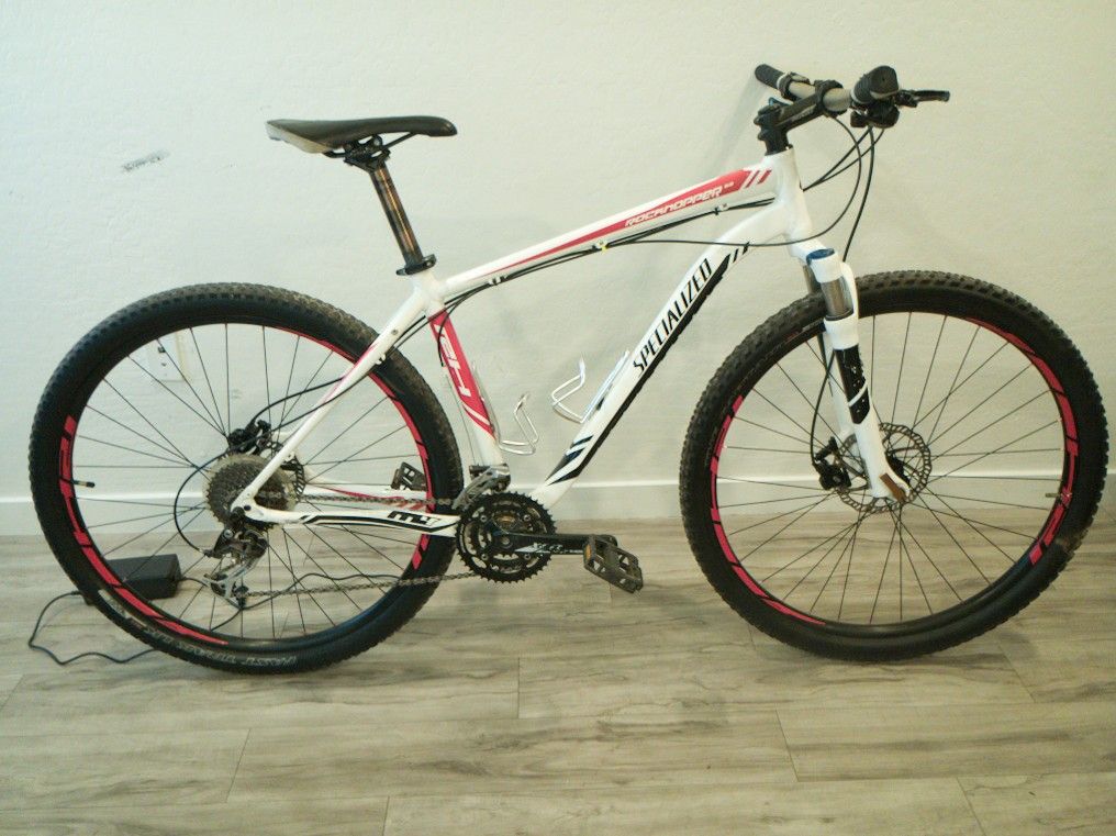 🔥 URGENT SALE !! SPECIALIZED ROCKHOPPER MOUNTAIN BIKE PRICE TO MOVE🔥