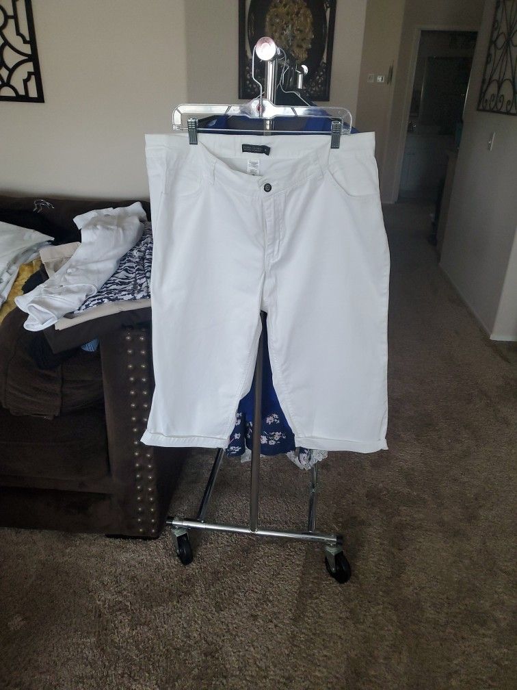 Faded glory Capri size 18W