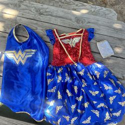 Wonder Women Costume. 