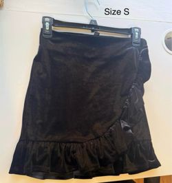Black Velvet Ruffle Mini Skirt Size S