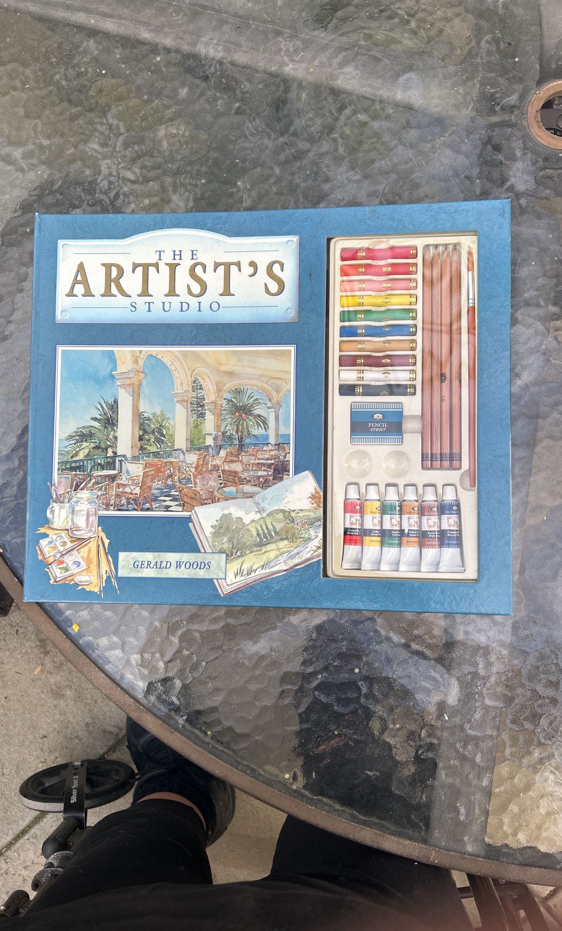 The Artist’s Studio - Starter Kit To Explore Watercolor Painting, Charcoal & More