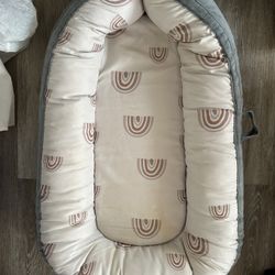 Baby Lounger Portable Bassinet