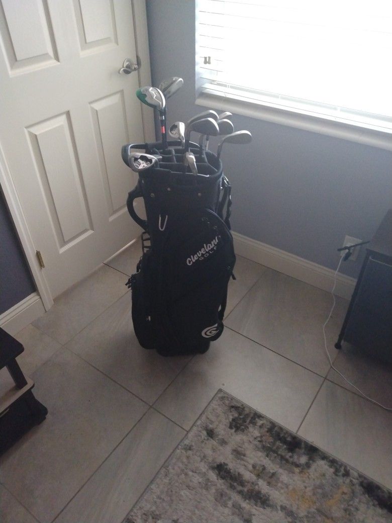 Callaway Clubs with Cleveland Bag