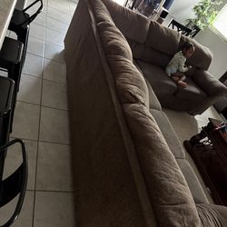 Brown comfy couch 2pc sectional