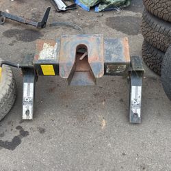 Hauler Hitch 100$ Little Rust In Good Shape 