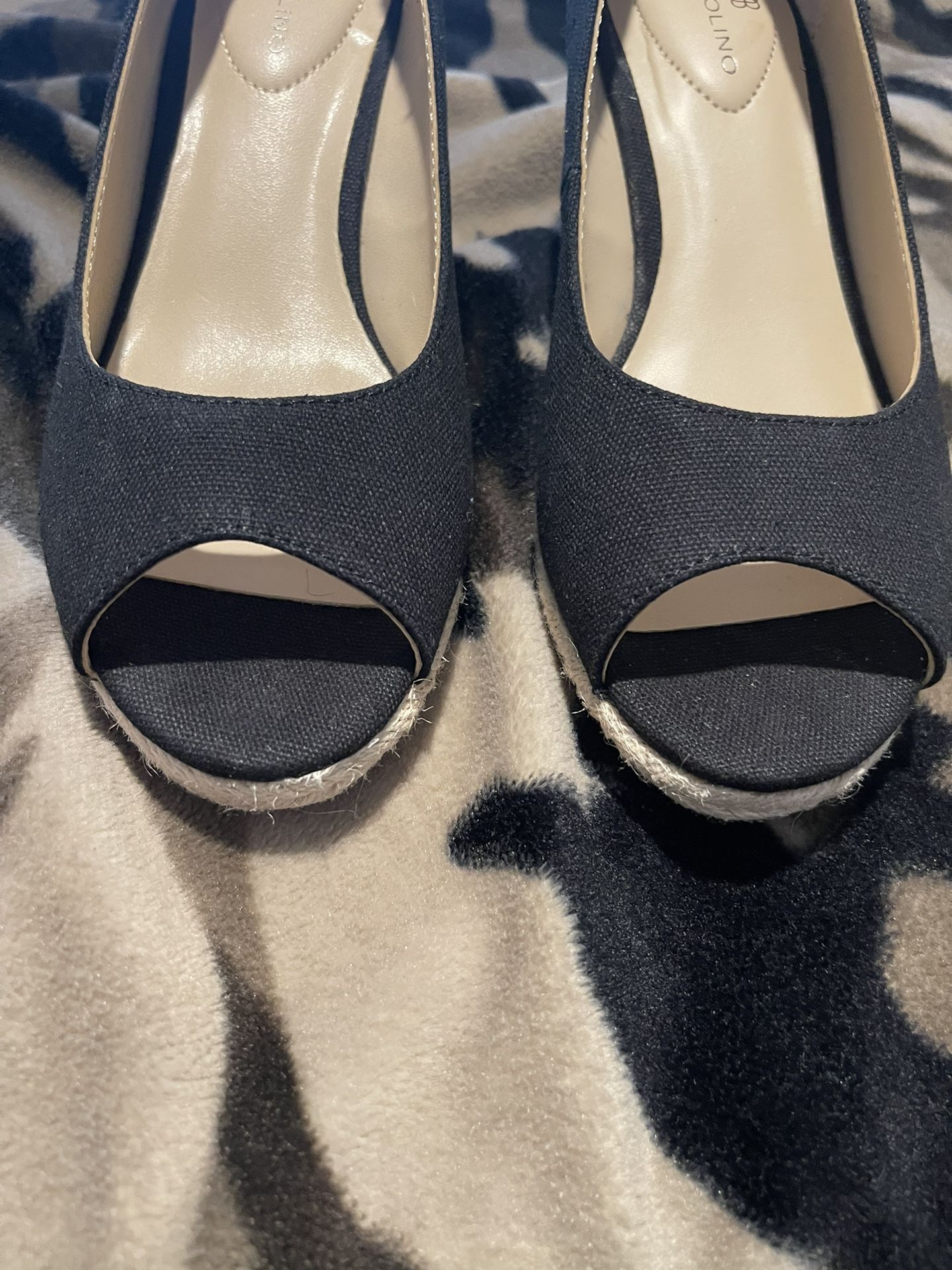 NWOT Bandolino Size 5M Black Open Toe Wedge Slip On