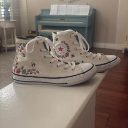 Bee’s & Berries Converse