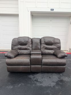 BROWN 2 SEATER RECLINER COUCH FREE DELIVERY 🚚
