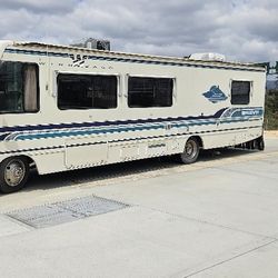 1994 Chevy Winnebago 33 Footlong 