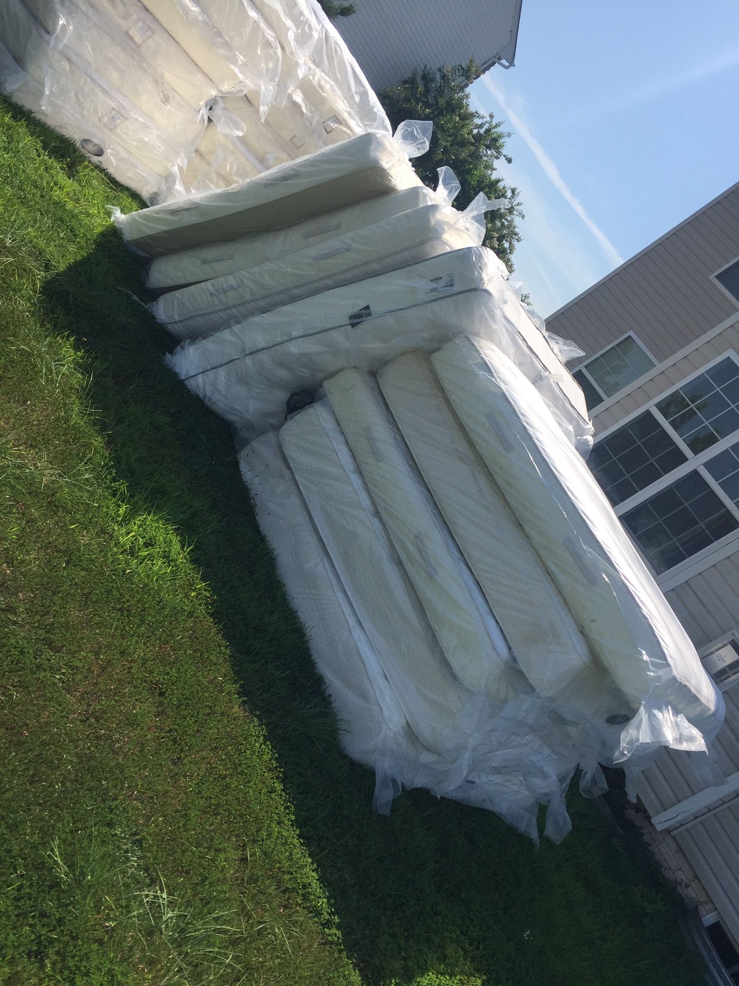 Queen Mattresses In Good Conditions