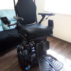 Quickie Q500m Electric Wheelchair