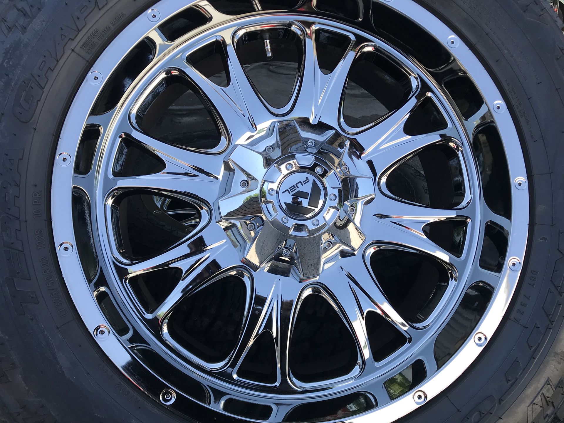 Brand new Ford F250 fuel wheels and new nitto all terrain tires 325/50/22