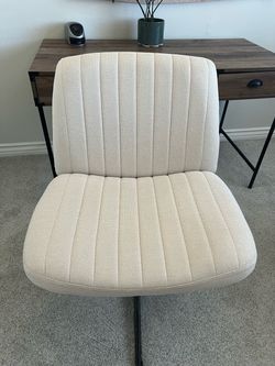 Wide Seat Swivel Chair