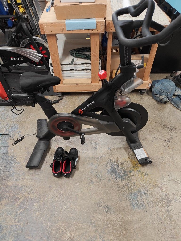 Peloton Bike 1st Gen– Works Great – Includes Size 9.5 Shoes