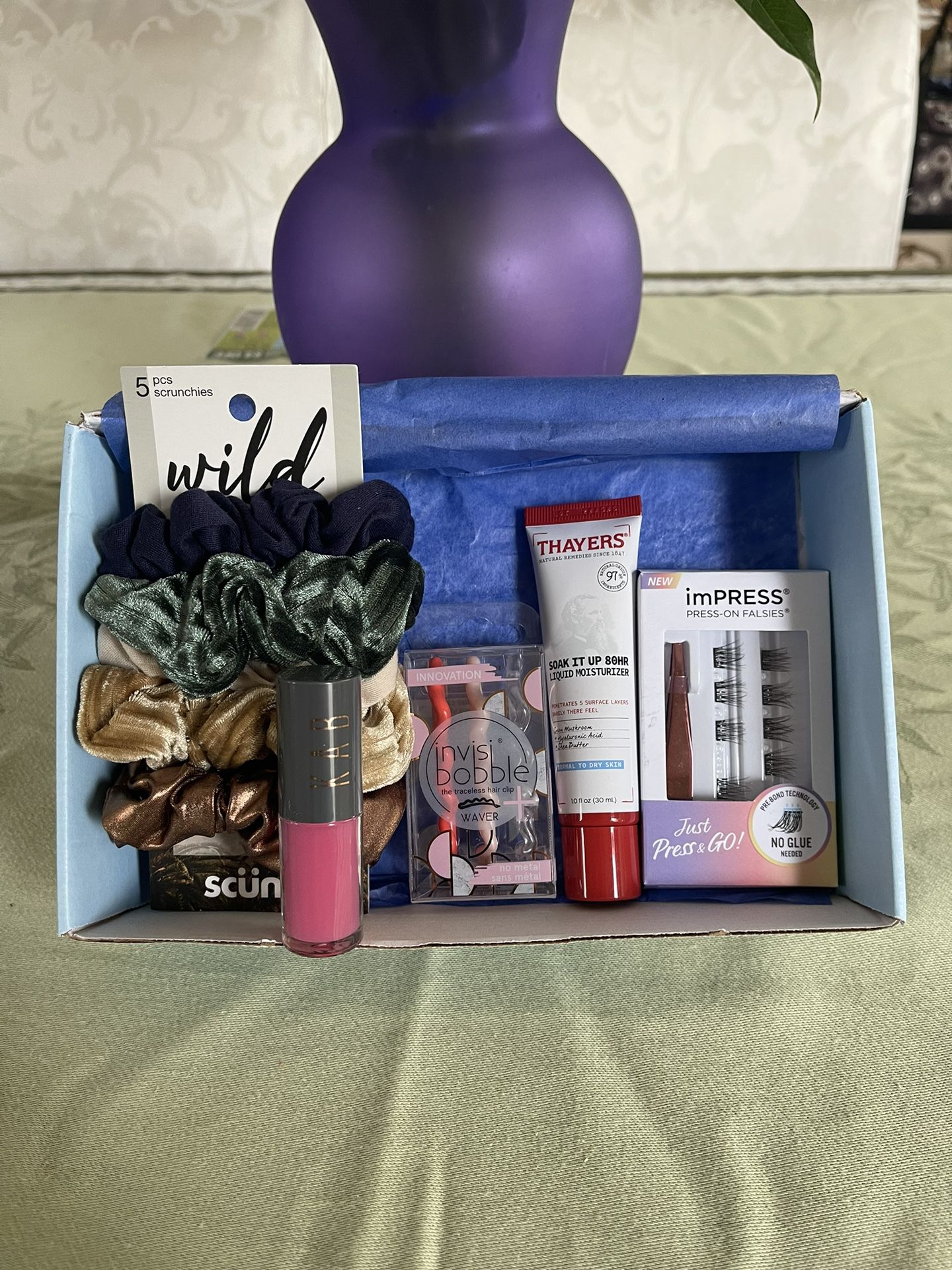 Makeup Bundle MSRP $50 + 5 pieces Thayers liquid moisturizer ($10.00) Tinted lip oil ($12.00) Hair clips ($10.00) Press on falsies ($10.00) ( 1 pack o