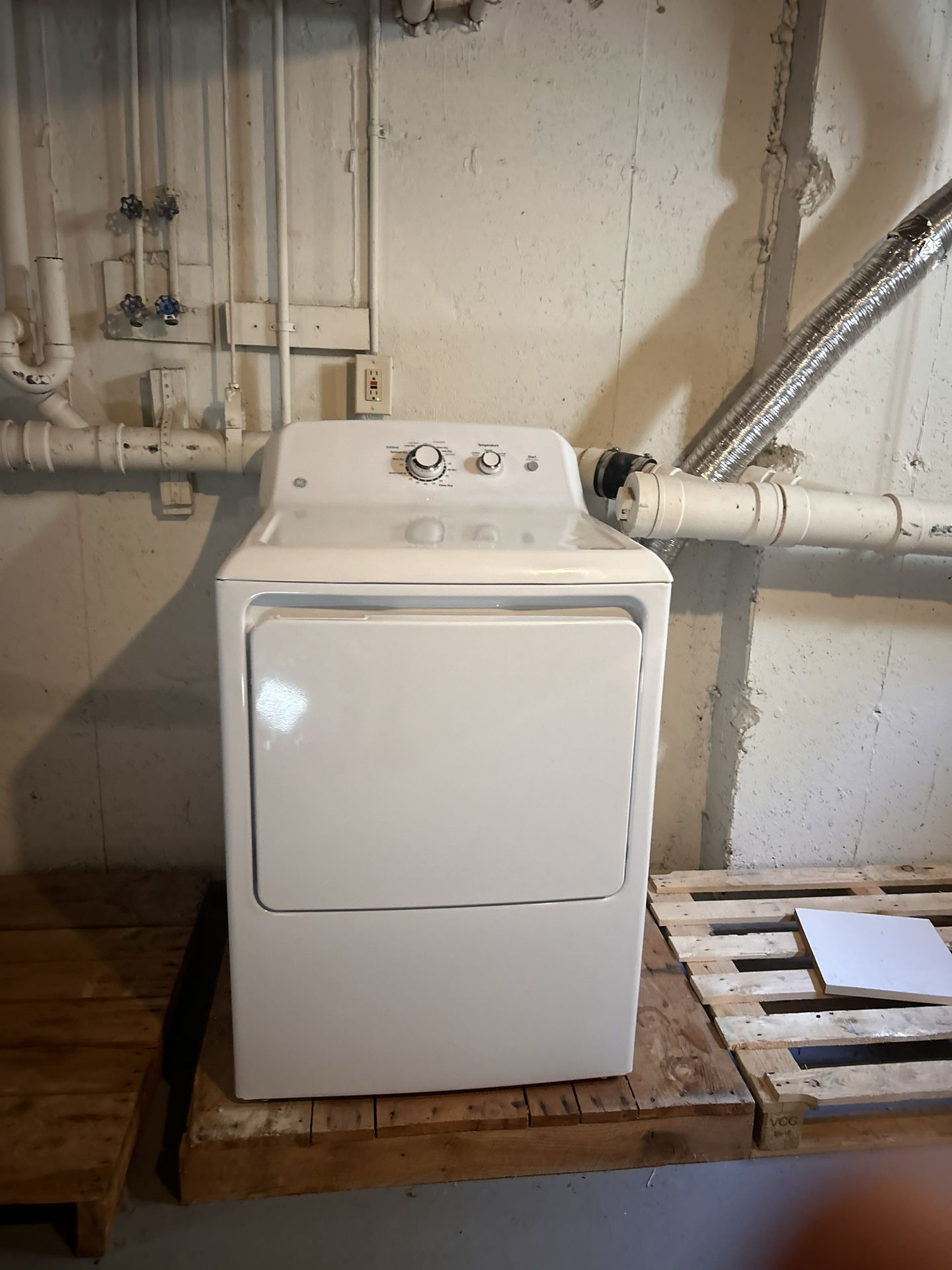 Gas Dryer 8 Months Old