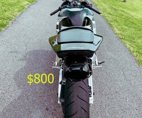 Photo 2015 Honda CBR 600RRfull speed$8OO