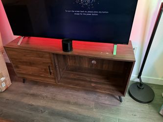 Free TV stand