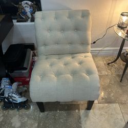 Accent Chair for Bedroom Living Room Chairs Tufted Upholstered Lounge Chair with Wood Legs Linen Fabric