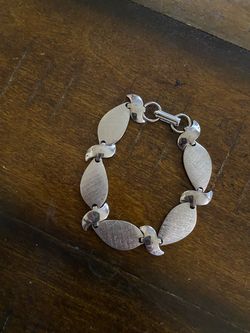 Silver Tone Oval Link Bracelet