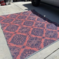 8x10 Outdoor Carpet- Reversible Colors. Like New!