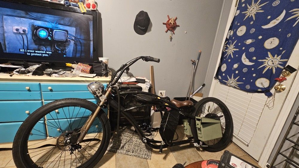 Costum Ebike 1000 Whats Motor 52v New Battery It Goes Up To 20 Miles Per Hour 