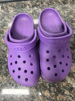 Purple crocs SIZE(W:7 M5)