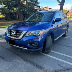 2017 Nissan Pathfinder 4WD – Only 59k Miles – Clean Interior