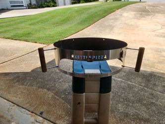 Wood fired pizza oven for grill