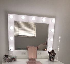 Vanity mirror