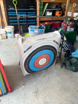 Bow & arrow target with stand