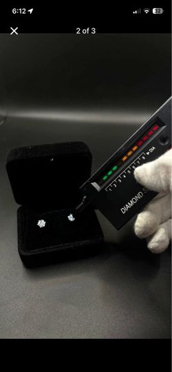💎 Diamond Stud Earrings – 925 Sterling Silver