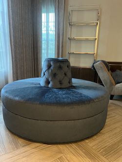 Blue round settee