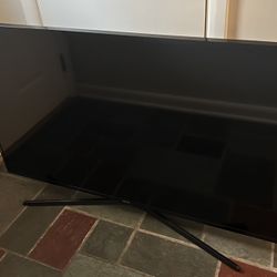 Samsung 48” Flat Screen TV + Samsung Sound Bar – Good Condition