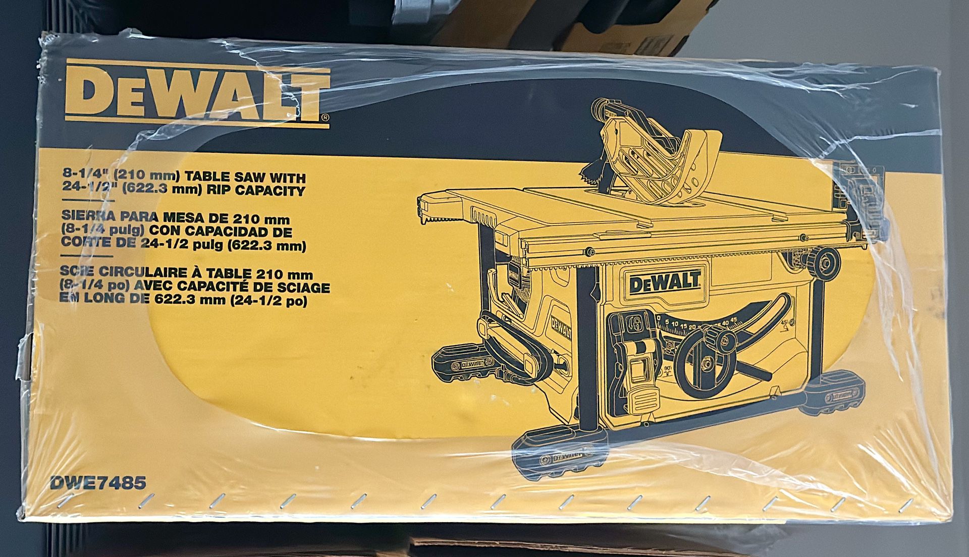 DEWALT 8.25-in Portable Jobsite Table Saw with Foldable Rolling Stand 